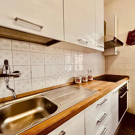 Francesca Con Giardino Apartment Levanto