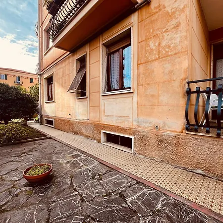 Francesca Con Giardino Apartment *