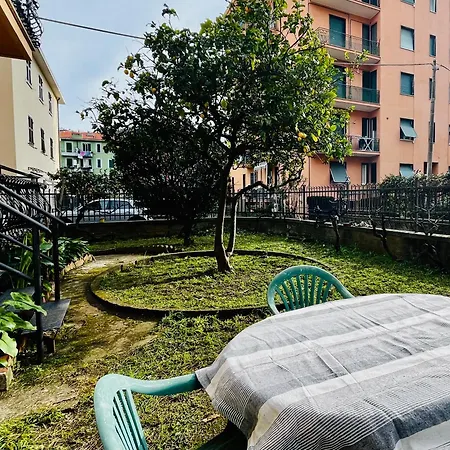 Francesca Con Giardino Appartement *