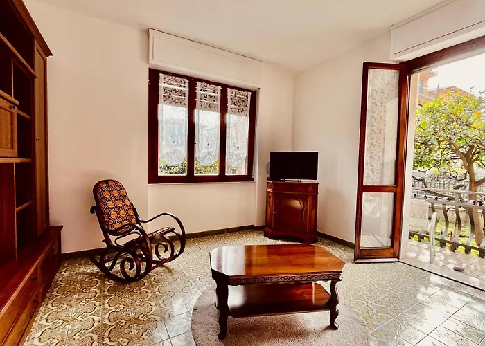 Francesca Con Giardino Apartman